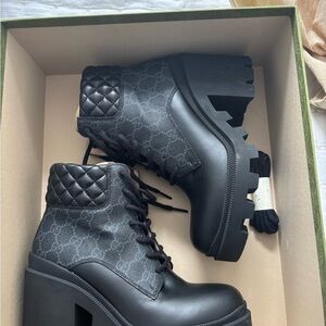 Gucci black leather Boots